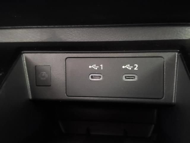 Used 2025 Nissan Kicks SR AWD/4WD image 26
