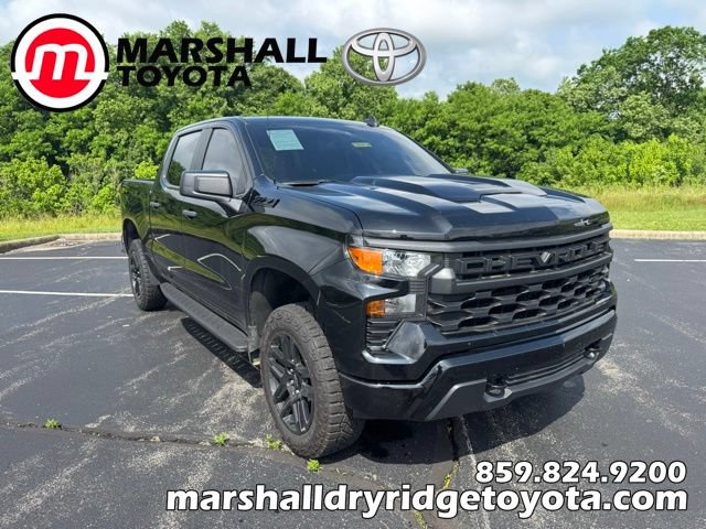 Used 2025 Chevrolet Silverado 1500 Custom Trail Boss w/ Dark Appearance Package AWD/4WD image 1