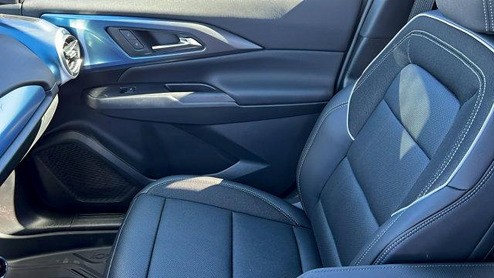 New 2026 Chevrolet Equinox EV LT w/ Convenience Package II image 19