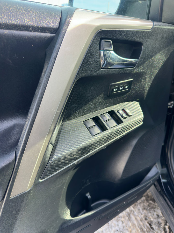 Used 2014 Toyota RAV4 Limited image 16