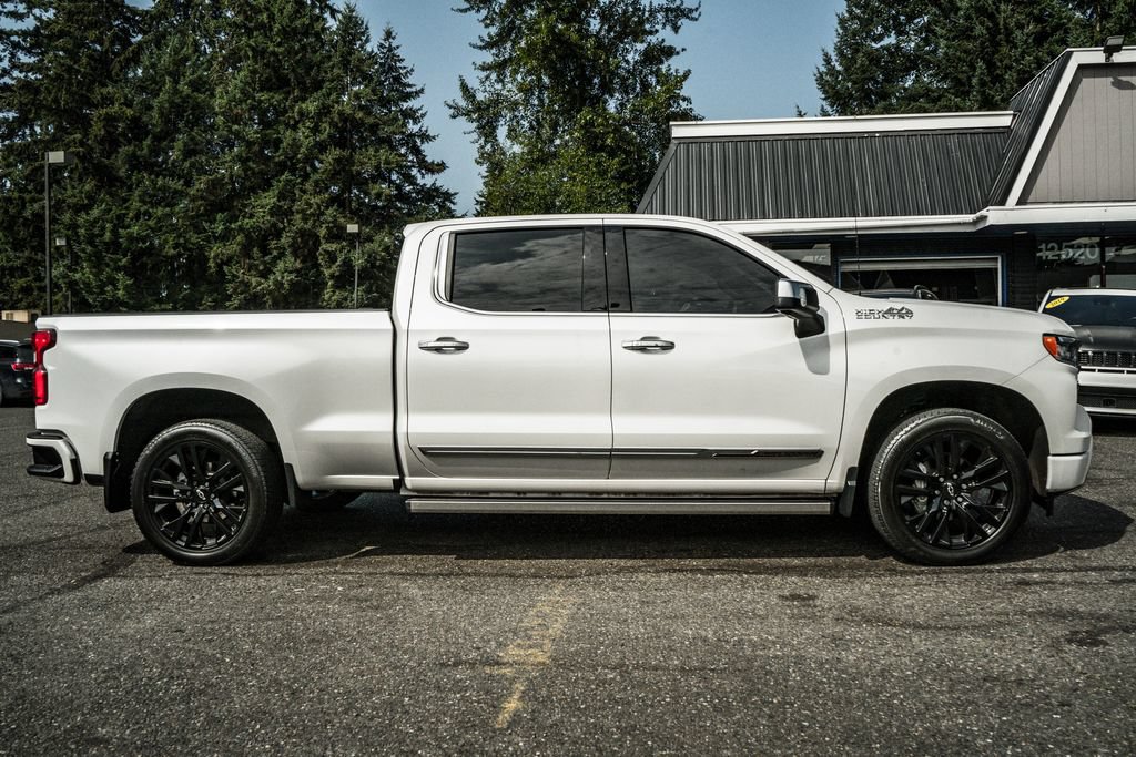 Used 2022 Chevrolet Silverado 1500 High Country w/ High Country Premium Package AWD/4WD image 14