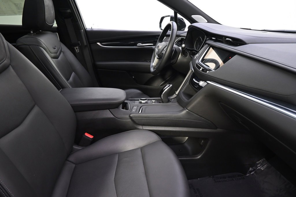 Certified 2025 Cadillac XT5 Premium Luxury image 16