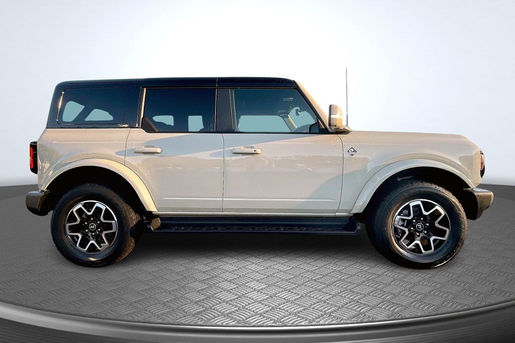 Used 2025 Ford Bronco Outer Banks AWD/4WD image 4
