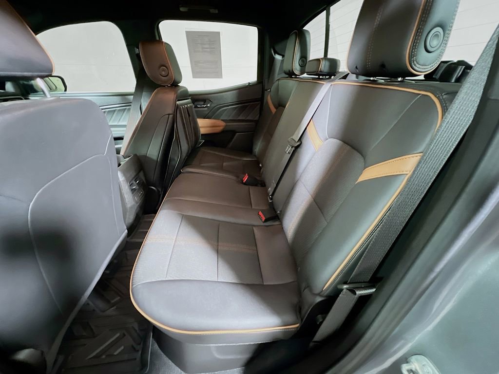 Used 2025 GMC Canyon AT4 image 21