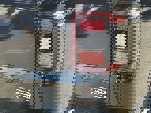 Used 2020 Jeep Gladiator Overland image 6