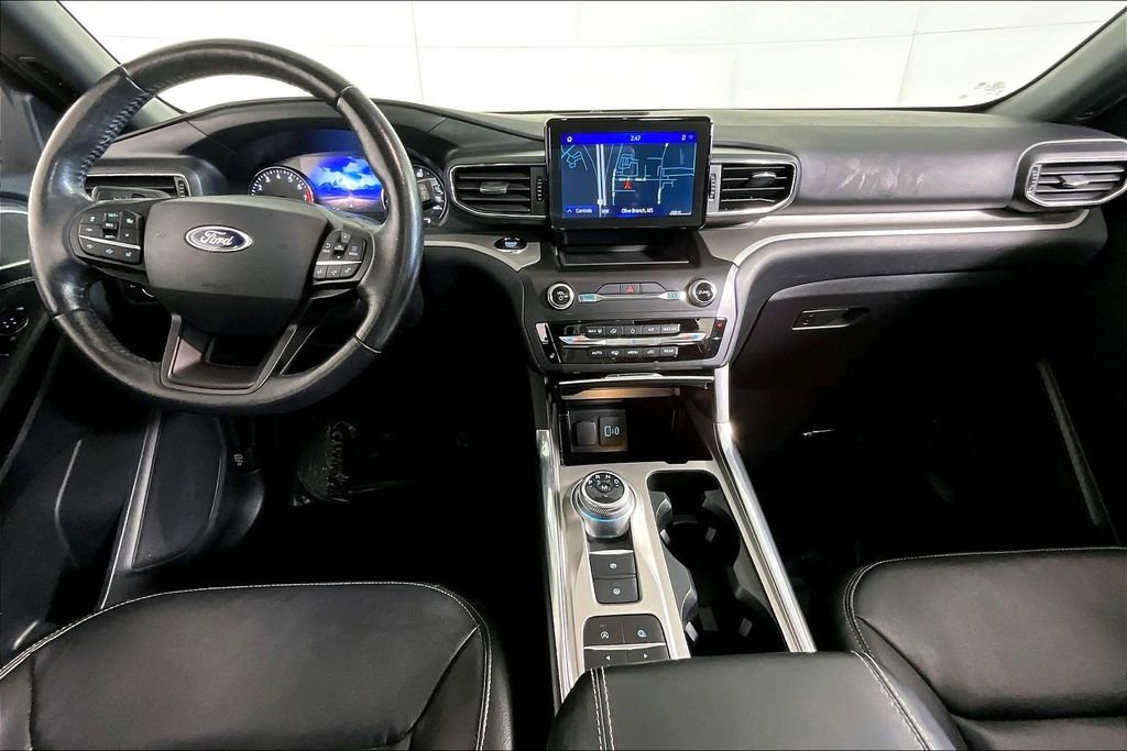 Used 2020 Ford Explorer XLT w/ Equipment Group 202A image 15