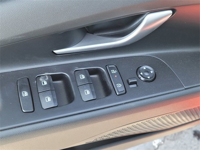 New 2025 Hyundai Elantra Limited image 14