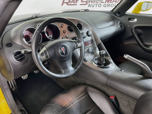 Used 2007 Pontiac Solstice Convertible w/ Premium Package RWD image 26
