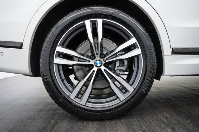 Used 2021 BMW X7 xDrive40i w/ M Sport Package AWD/4WD image 43