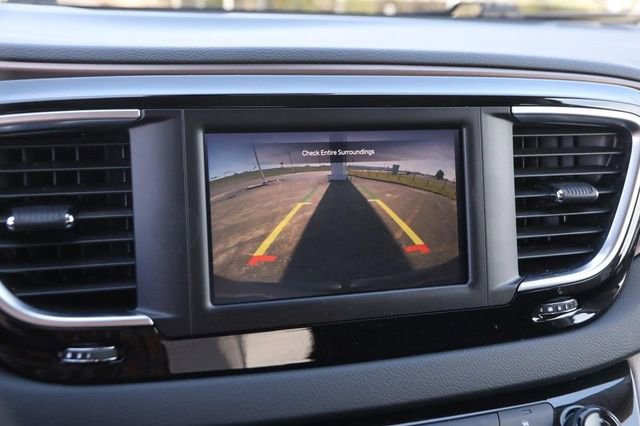 Used 2023 Chrysler Voyager LX image 20