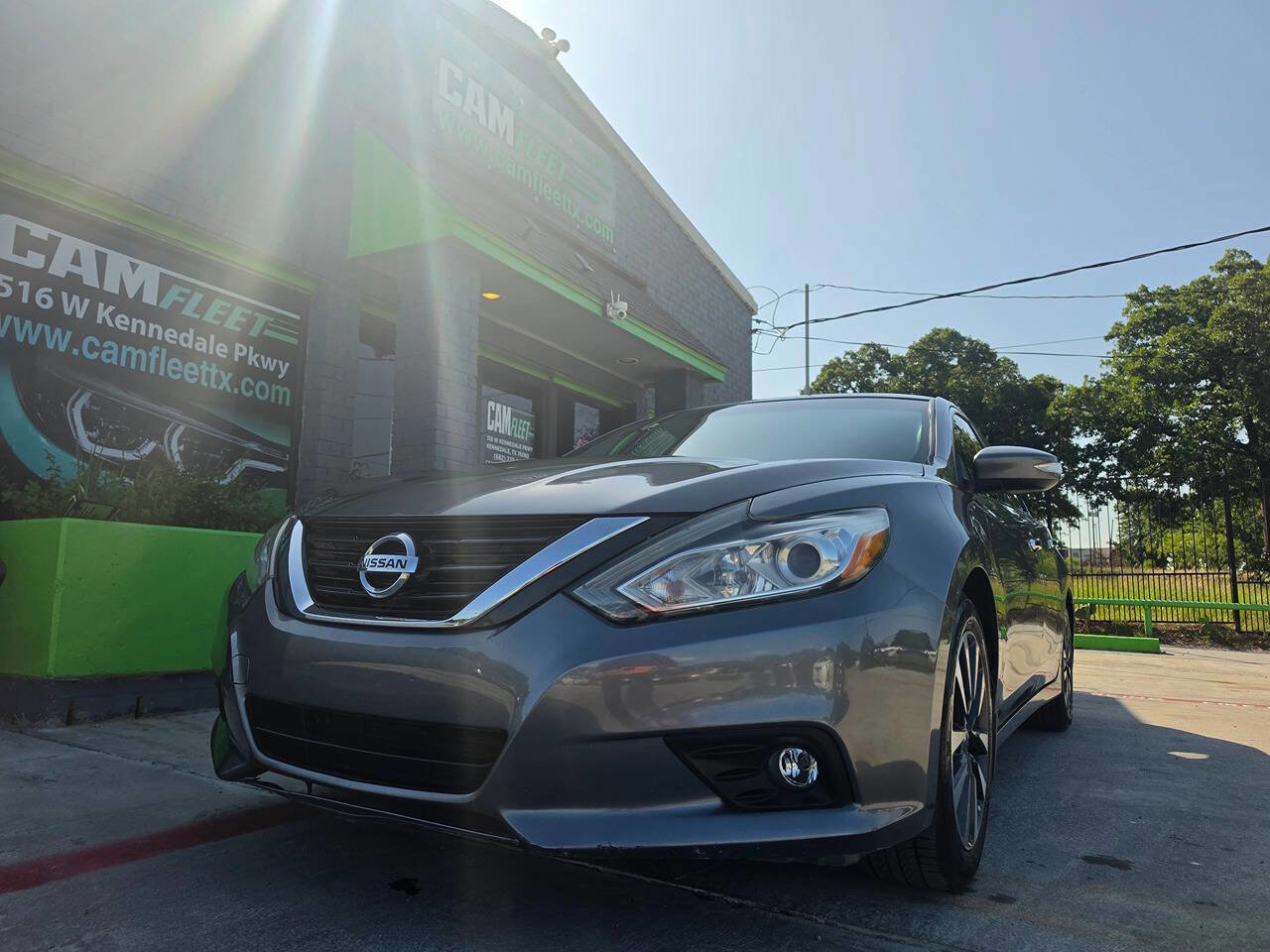 Used 2016 Nissan Altima 2.5 SL w/ 2.5 Technology Package FWD image 2