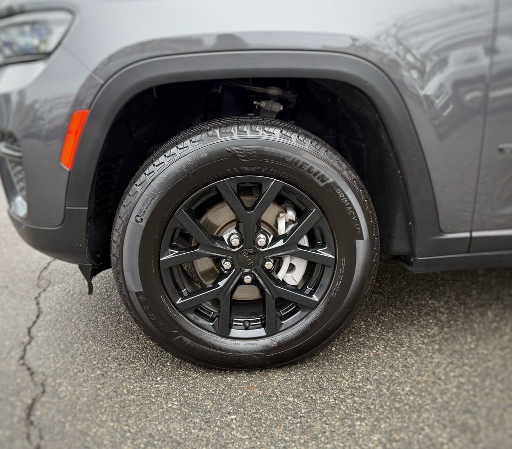 Used 2024 Jeep Grand Cherokee Altitude image 19