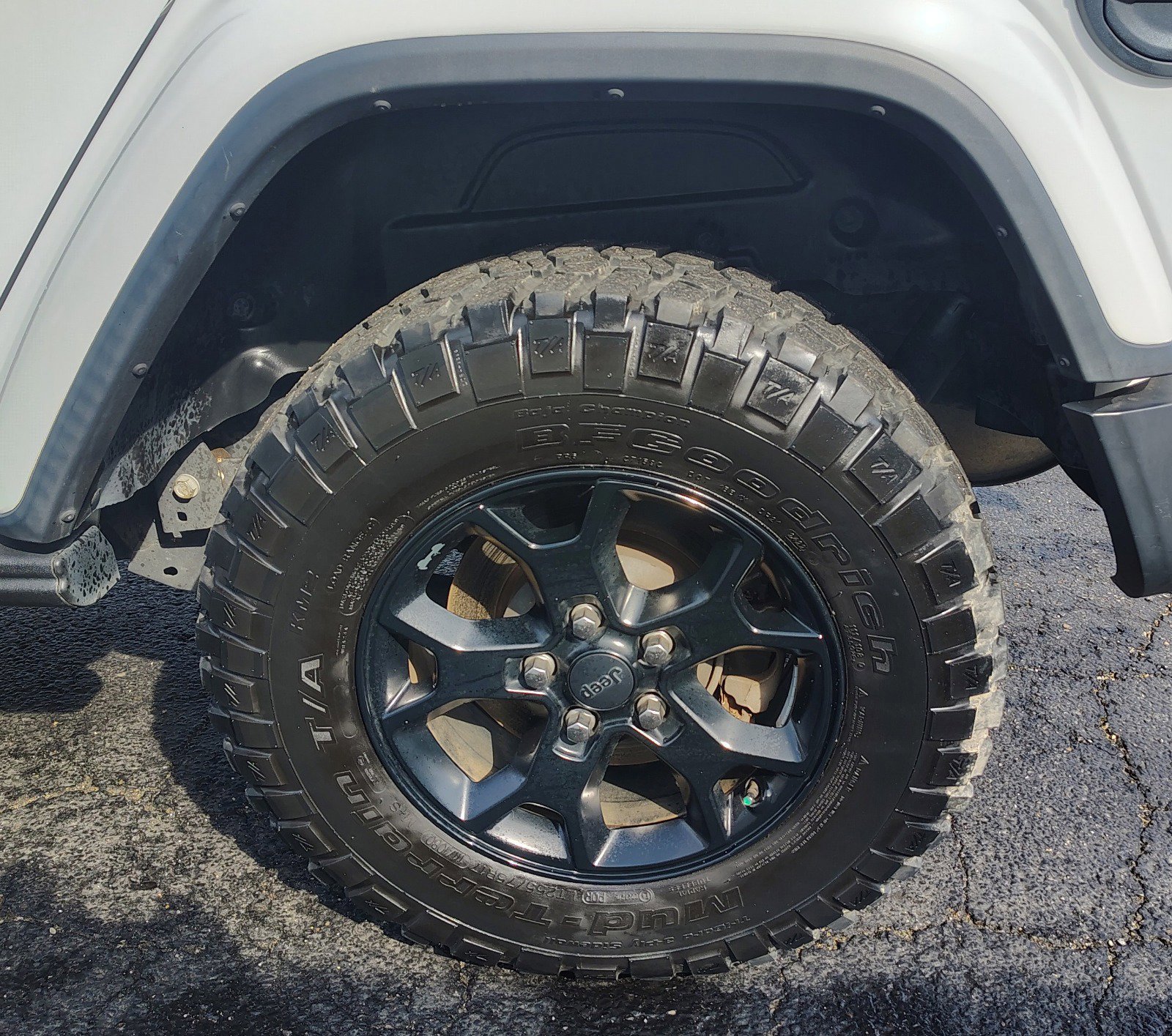 Used 2018 Jeep Wrangler Unlimited Sahara w/ Quick Order Package 24M Moab image 11