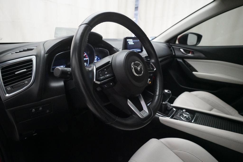Used 2018 MAZDA MAZDA3 Grand Touring w/ Premium Equipment Package image 7