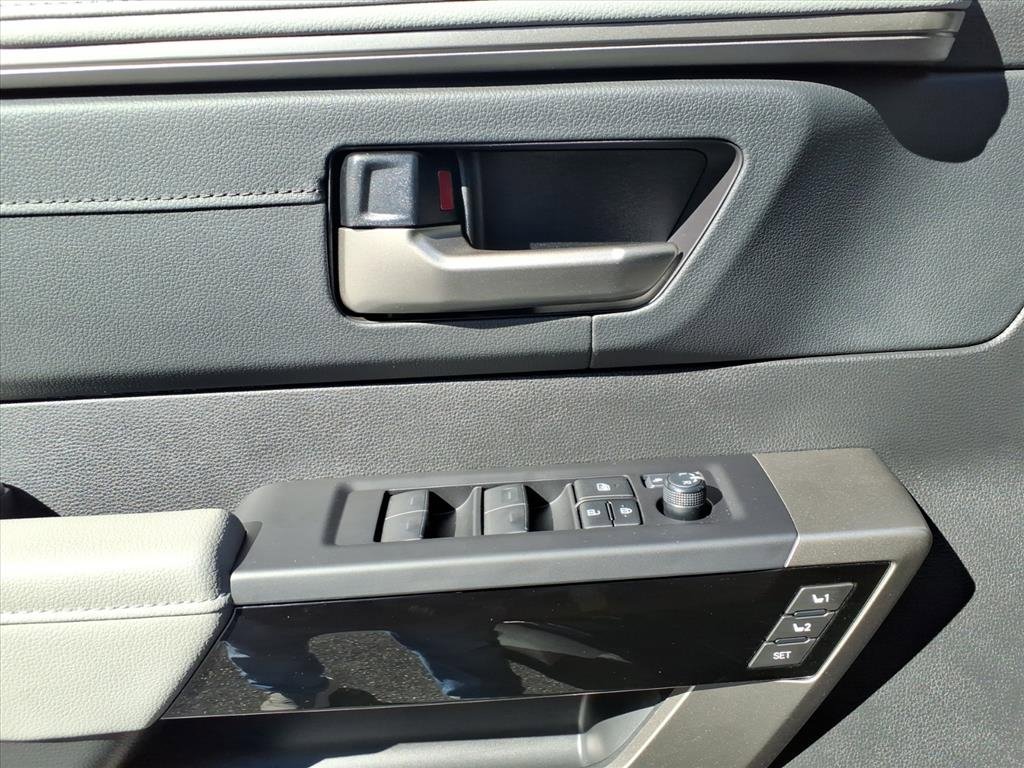 Used 2024 Toyota Tundra Limited image 6