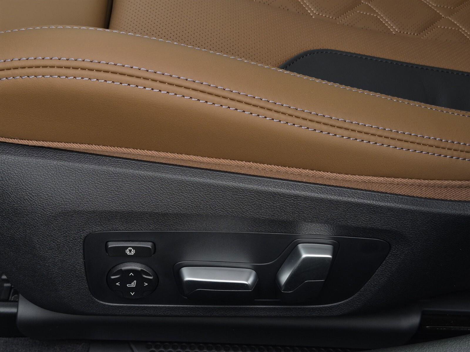 New 2025 BMW M8 Competition w/ M Carbon Exterior Package image 28