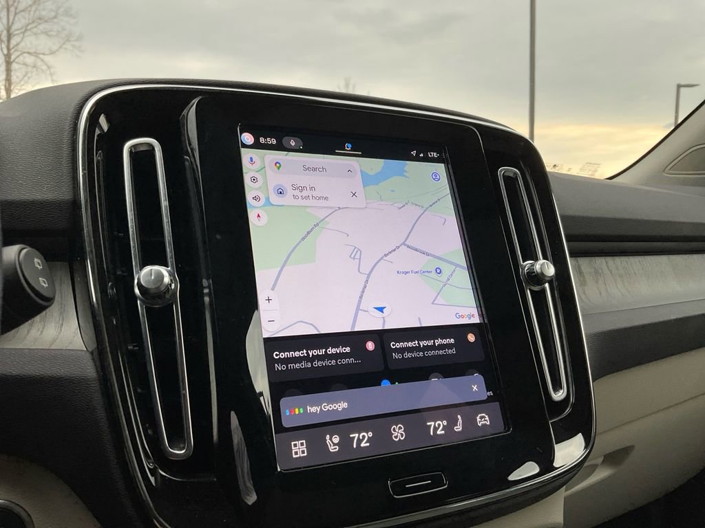 Certified 2024 Volvo XC40 B5 Plus w/ Climate Package image 18