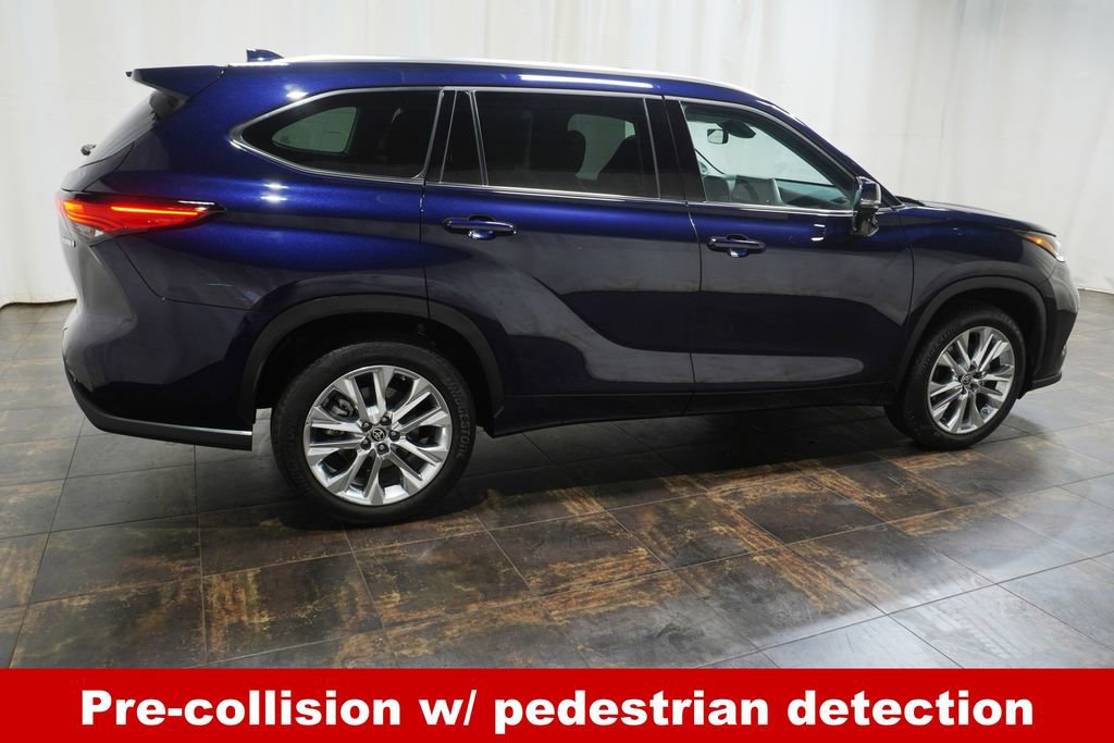 Used 2023 Toyota Highlander Limited FWD image 4