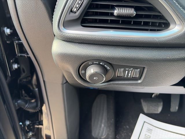 New 2026 Chrysler Pacifica Limited w/ S Appearance Package image 19