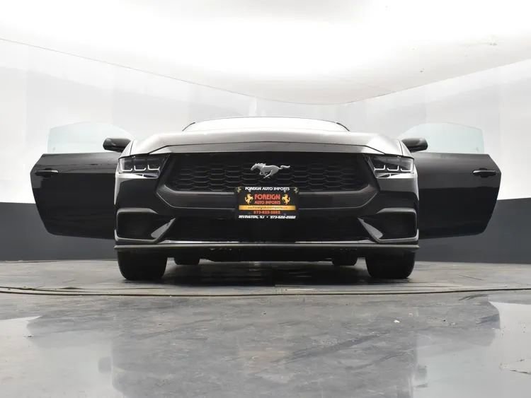 Used 2024 Ford Mustang Coupe image 11