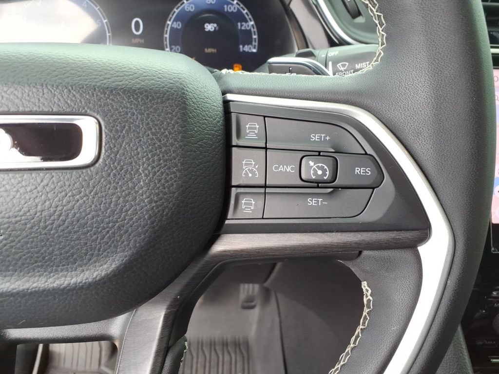 Used 2023 Jeep Grand Cherokee L Limited w/ Luxury Tech Group II RWD image 36
