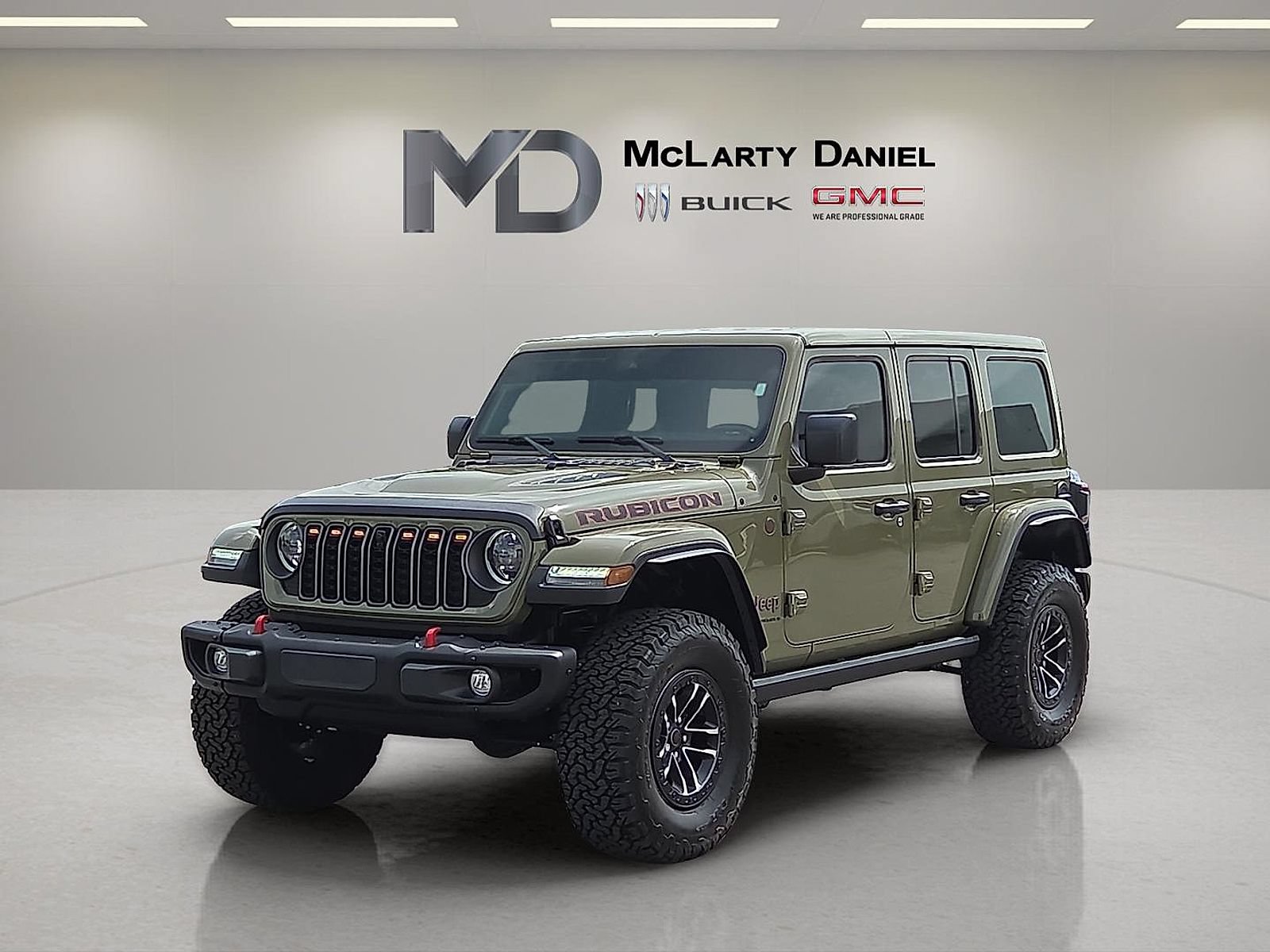 Used 2025 Jeep Wrangler Unlimited Rubicon AWD/4WD image 3