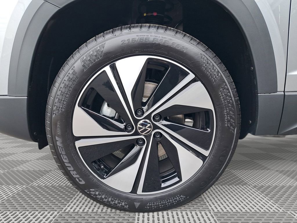 New 2025 Volkswagen Taos SE AWD/4WD image 10
