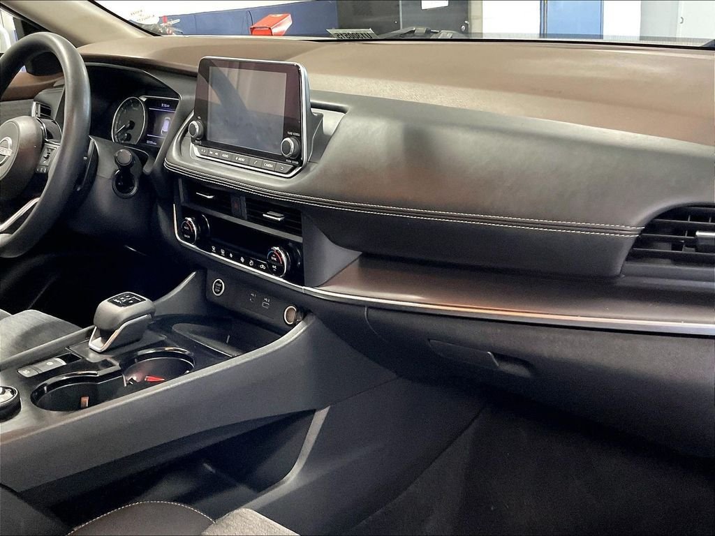 Used 2023 Nissan Rogue SV AWD/4WD image 14