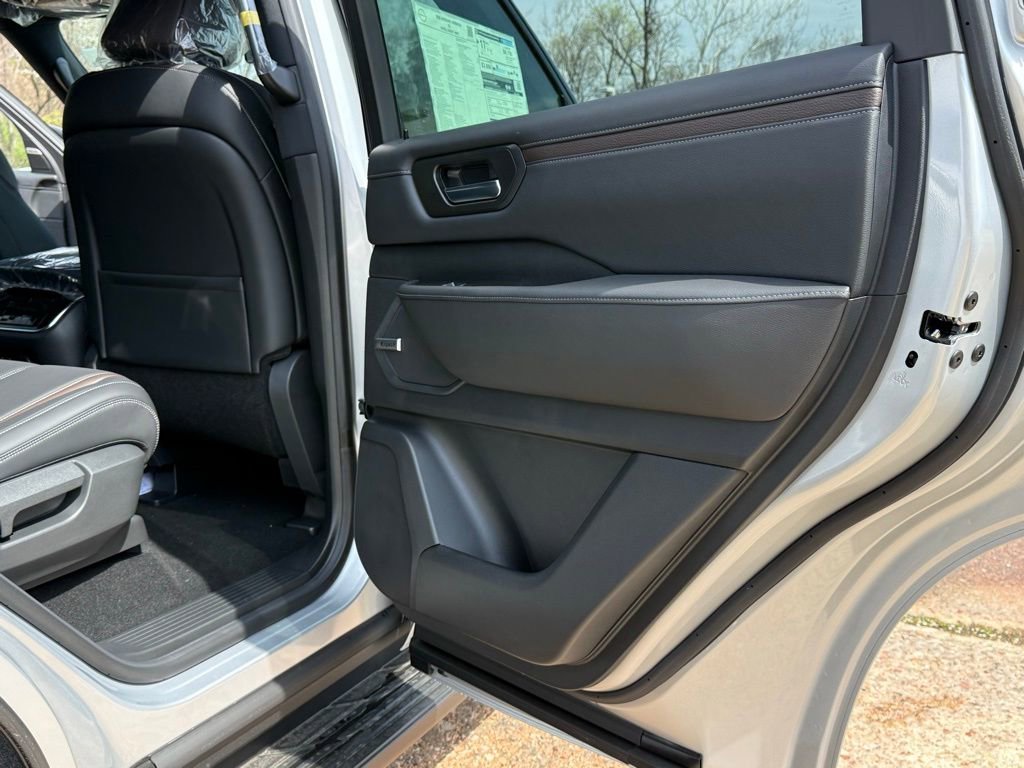 New 2026 Nissan Armada SL w/ Captain's Chari Seat Package image 26