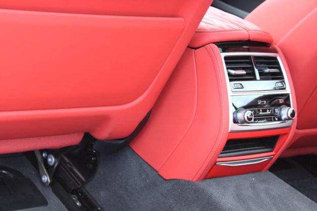 Used 2022 BMW 750i xDrive w/ M Sport Package AWD/4WD image 42