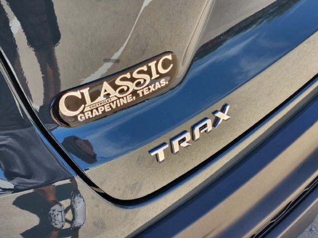 Used 2026 Chevrolet Trax LS FWD image 9