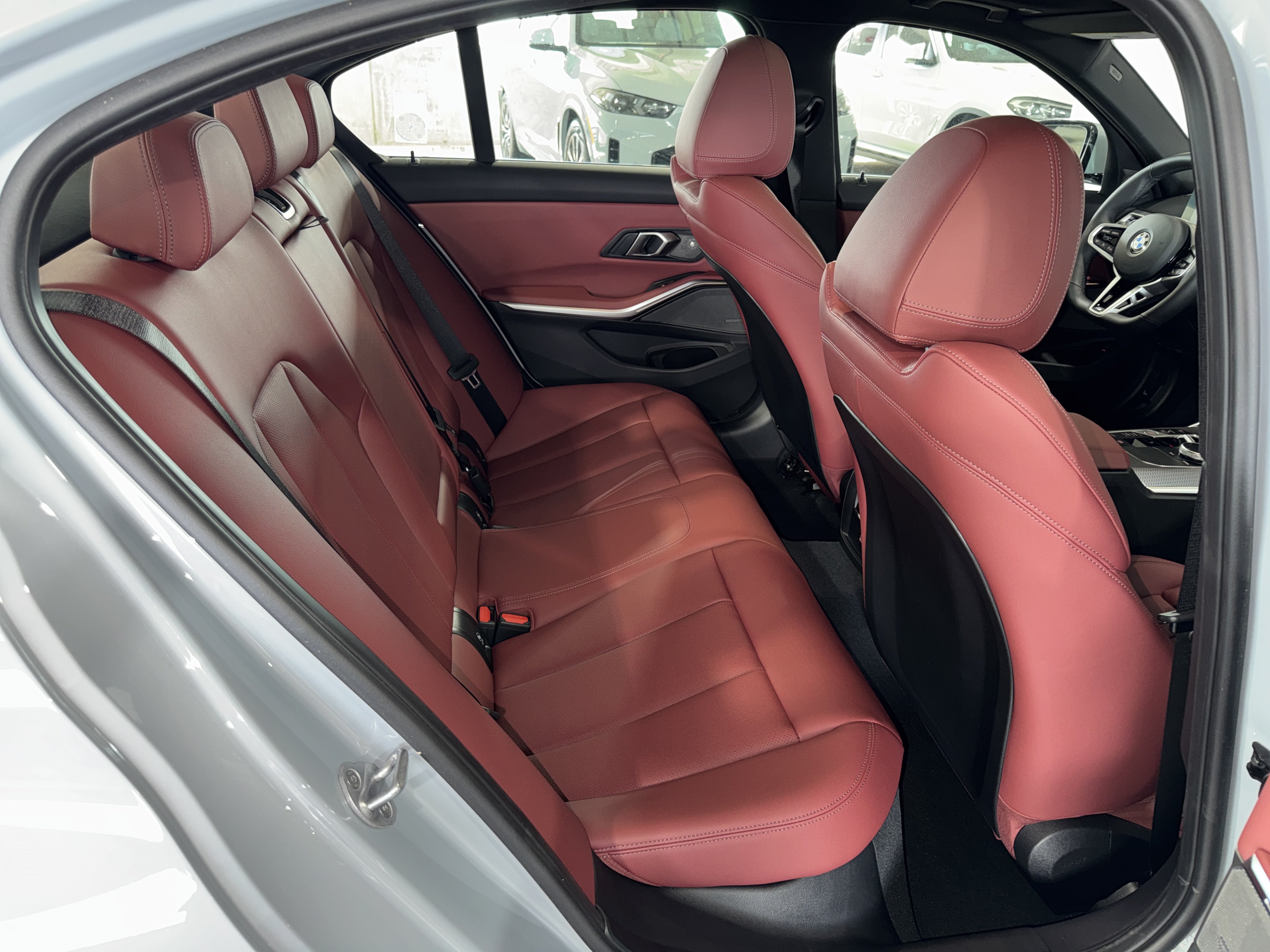 New 2026 BMW 330i Sedan RWD image 11