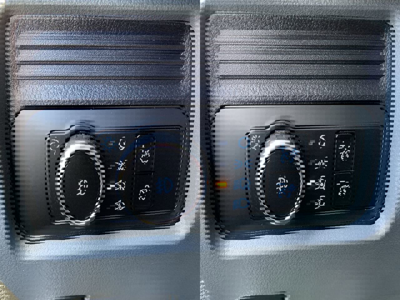 New 2025 Ford F350 XL w/ XL Chrome Package image 23