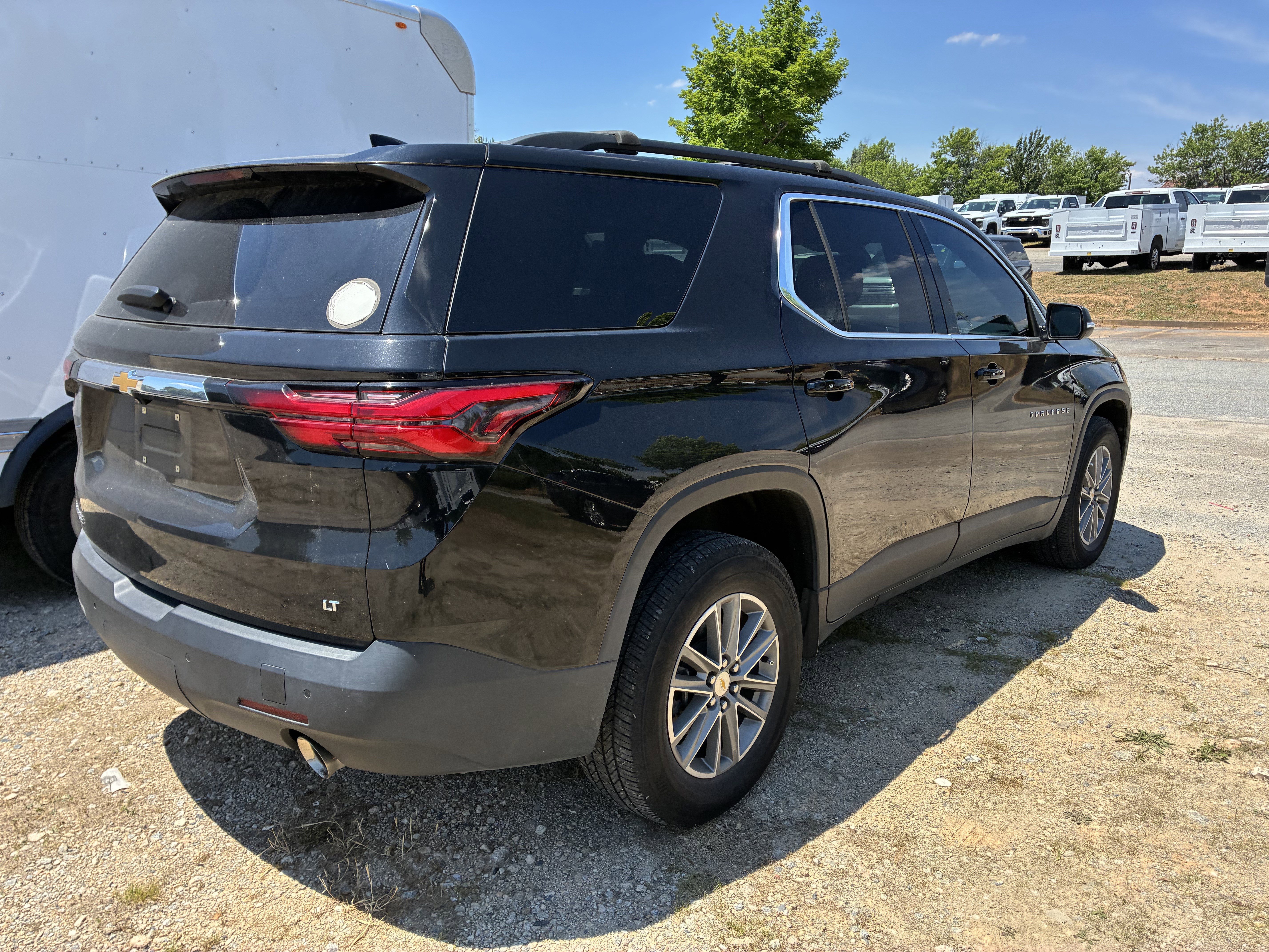 Used 2023 Chevrolet Traverse LT FWD image 8