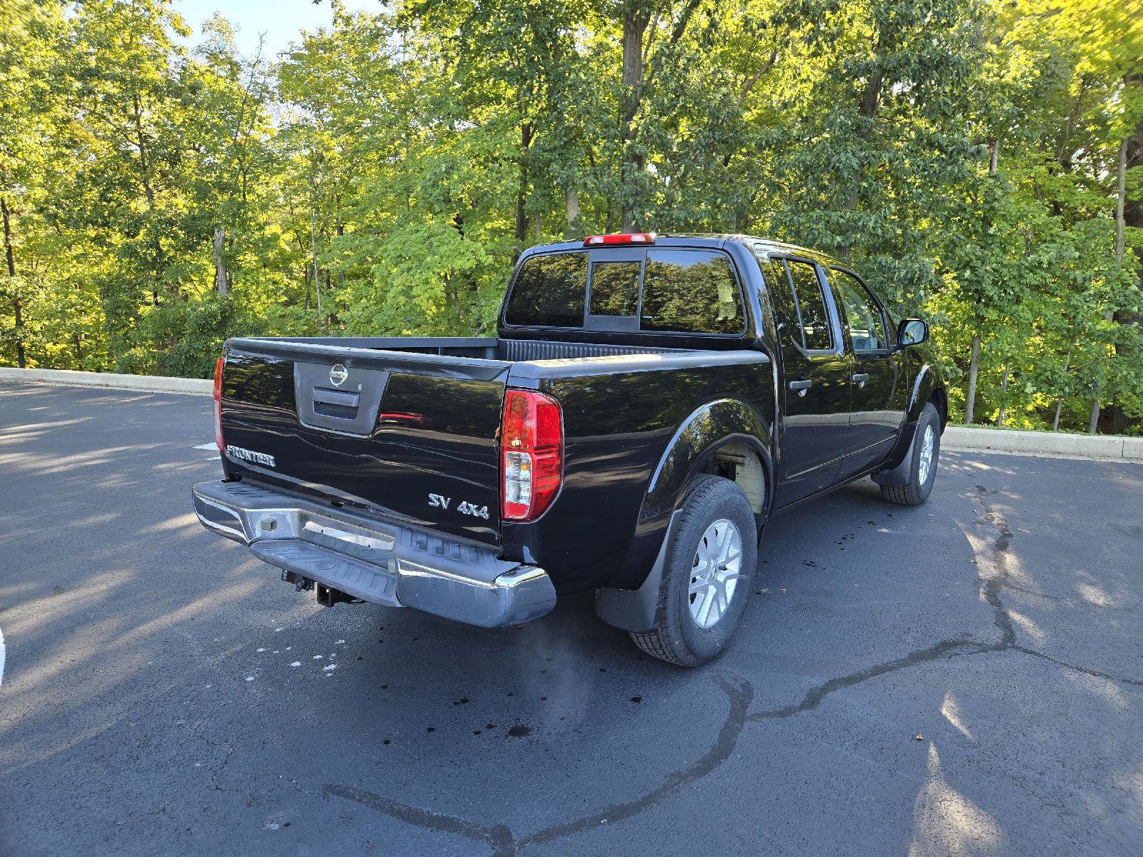 Used 2018 Nissan Frontier SV AWD/4WD image 3