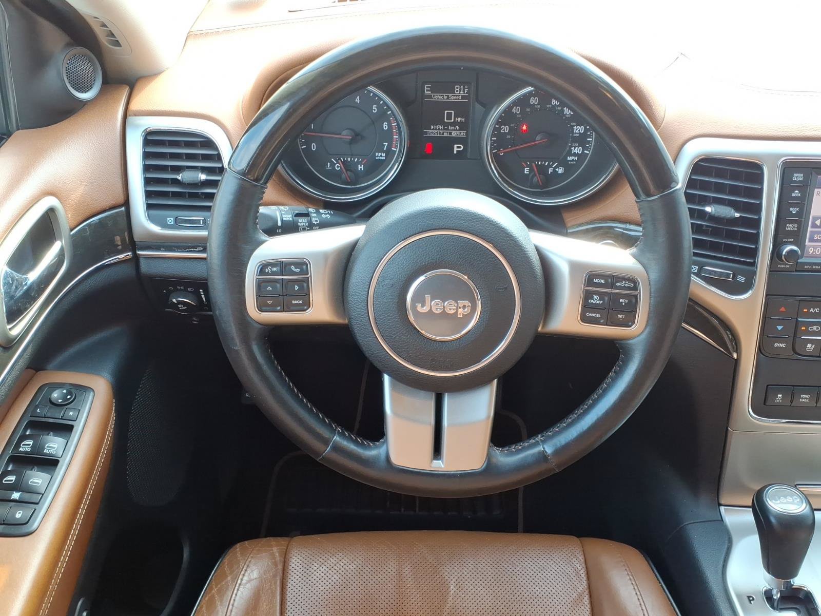 Used 2012 Jeep Grand Cherokee Overland Summit AWD/4WD image 5
