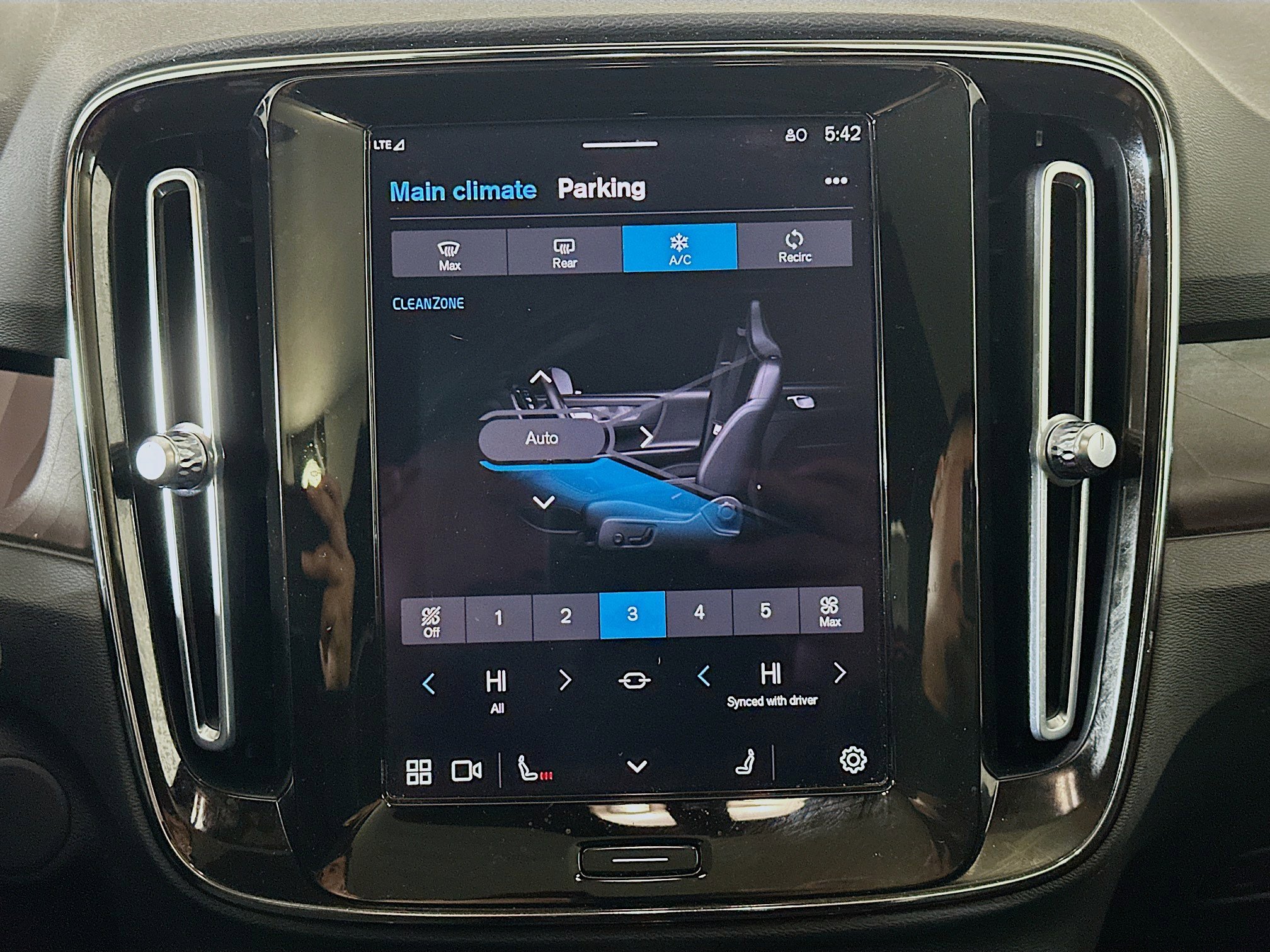 Used 2023 Volvo C40 P8 Recharge Plus AWD/4WD image 24