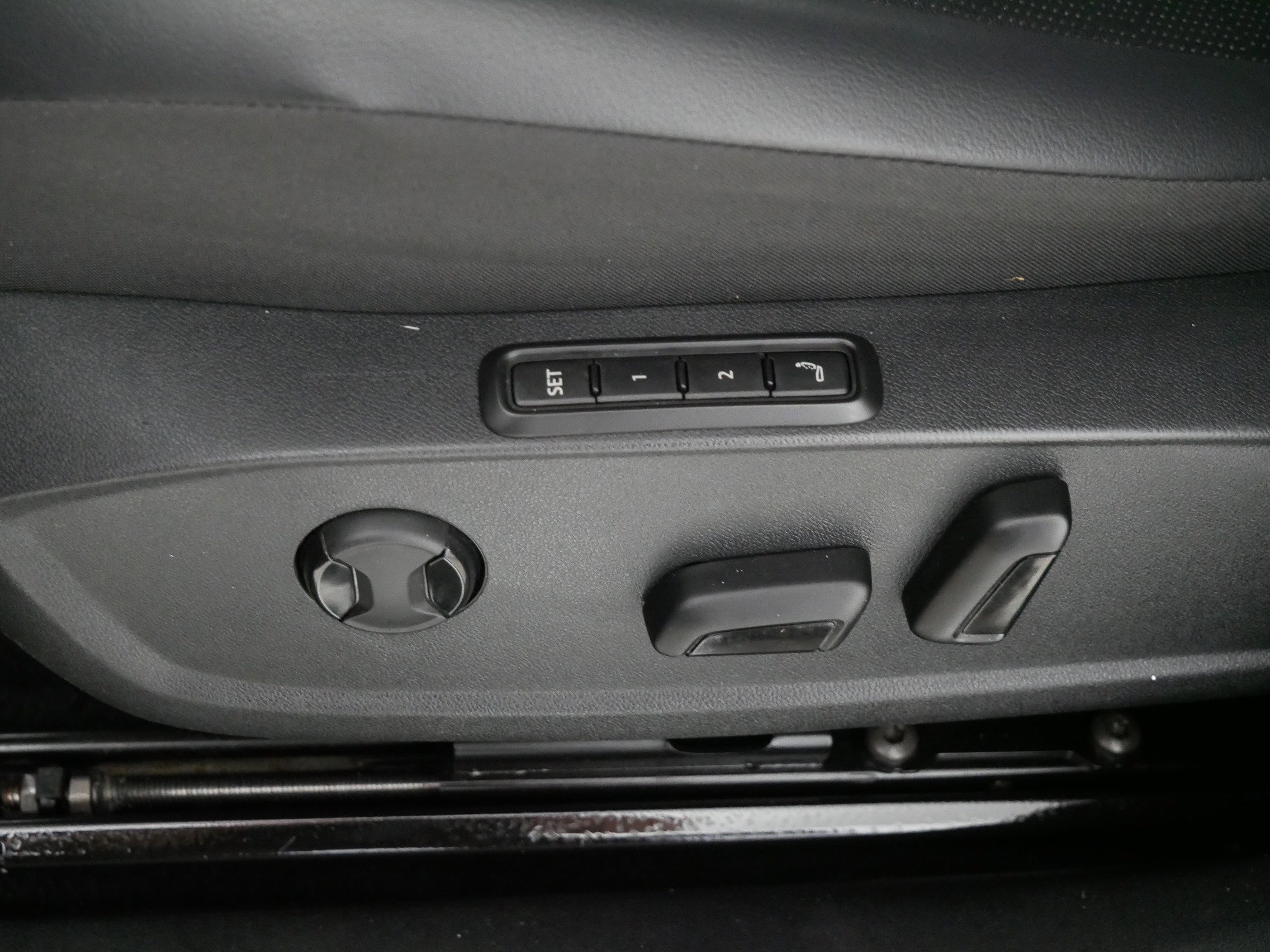 Certified 2021 Volkswagen ID.4 Pro S w/ Gradient Package image 20