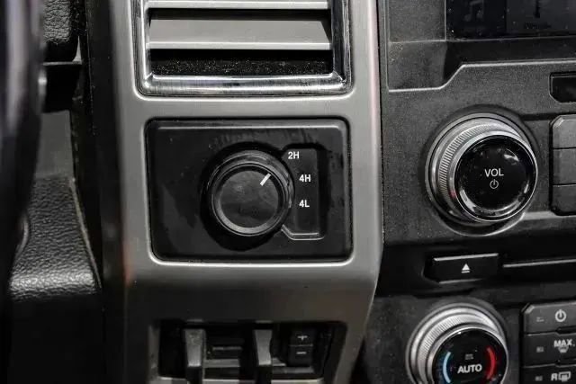 Used 2017 Ford F250 Platinum w/ Platinum Ultimate Package AWD/4WD image 34