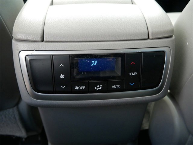 Used 2015 Toyota Highlander XLE image 11