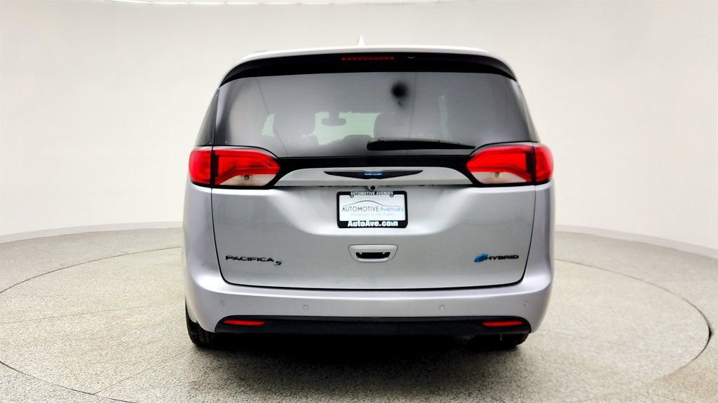 Used 2020 Chrysler Pacifica Touring-L w/ S Appearance Package image 6