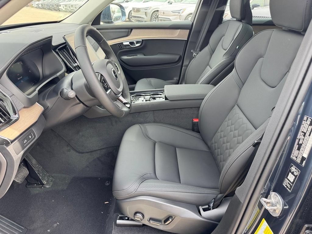 New 2026 Volvo XC90 T8 Plus w/ Protection Package Premier AWD/4WD image 7