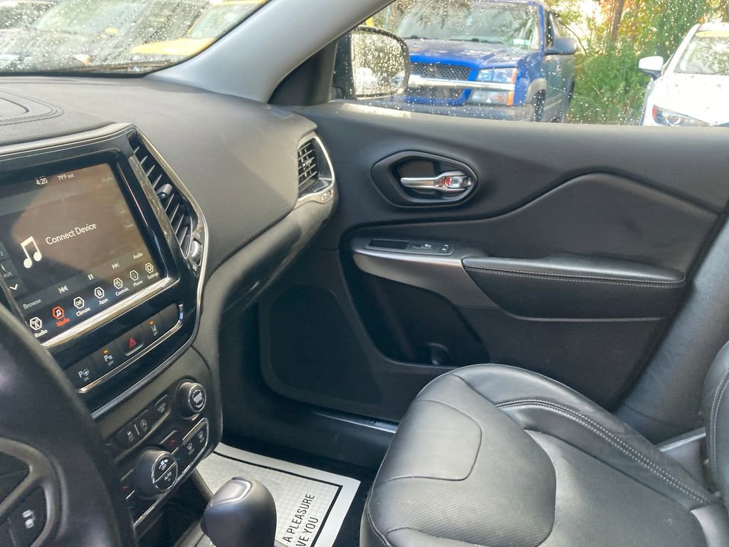 Used 2021 Jeep Cherokee Limited image 16
