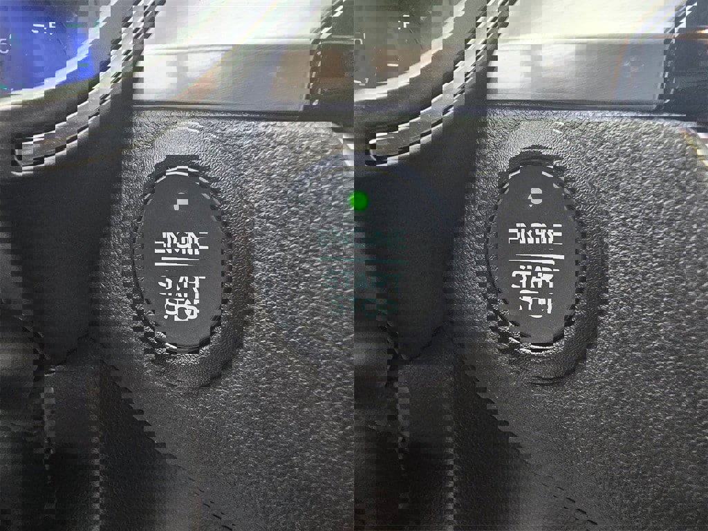 Used 2022 Ford Escape Titanium w/ Class II Trailer Tow Package image 21