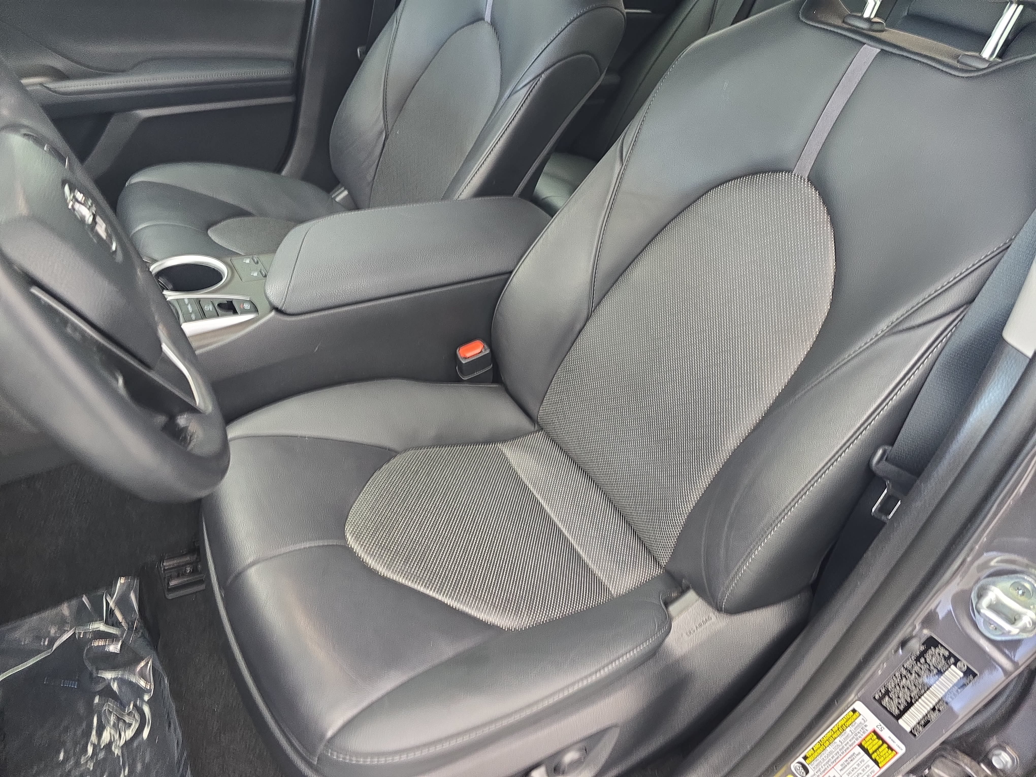 Used 2023 Toyota Camry XLE w/ Navigation Package FWD image 14