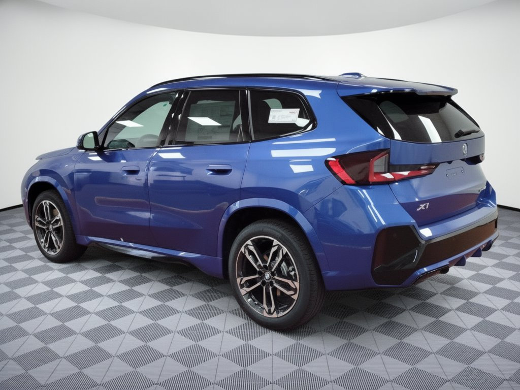 Used 2026 BMW X1 xDrive28i w/ Technology Package AWD/4WD image 3