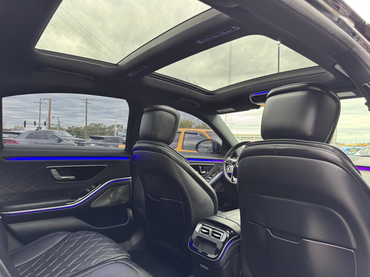 Used 2022 Mercedes-Benz S 580 4MATIC Sedan w/ AMG Line Package image 33
