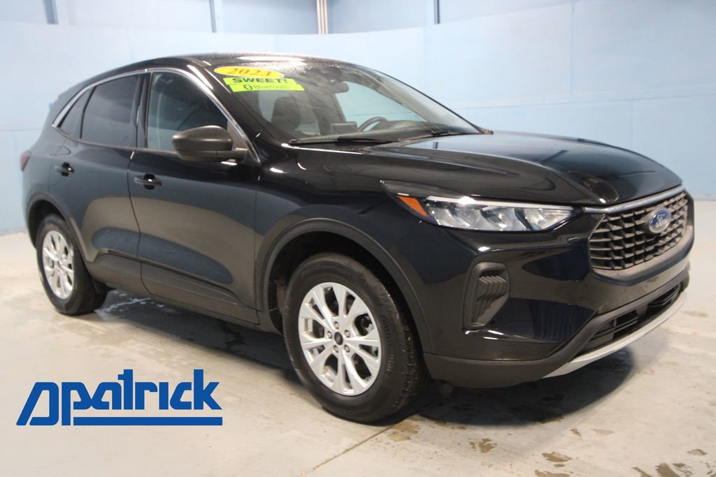Used 2023 Ford Escape Active AWD/4WD image 1