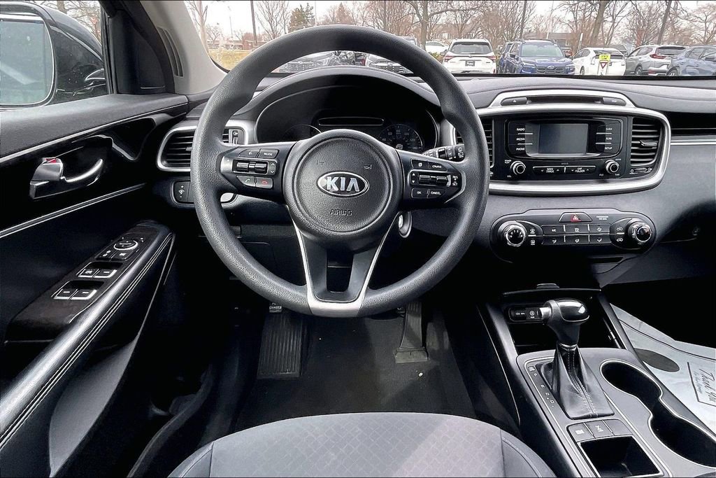Used 2017 Kia Sorento LX image 5