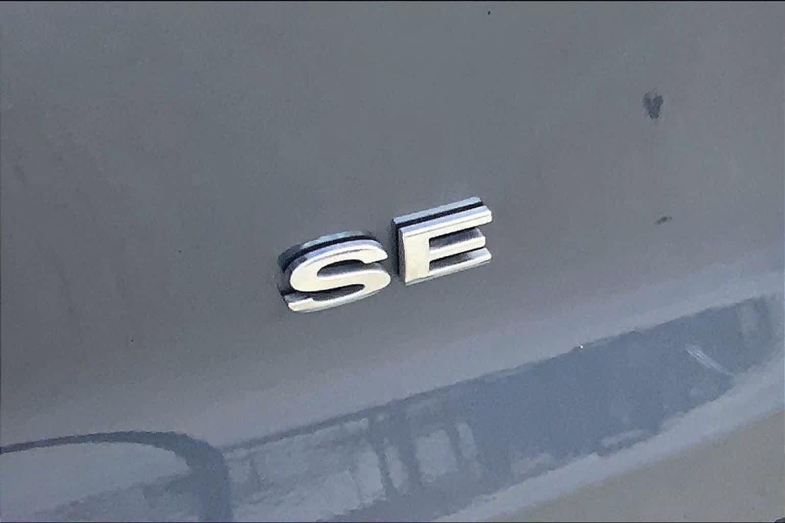 Used 2021 Ford EcoSport SE w/ SE Convenience Package FWD image 10